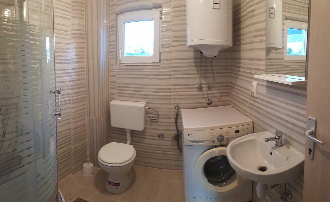 דירות Kaštel Sućurac Apartman Nela מראה חיצוני תמונה